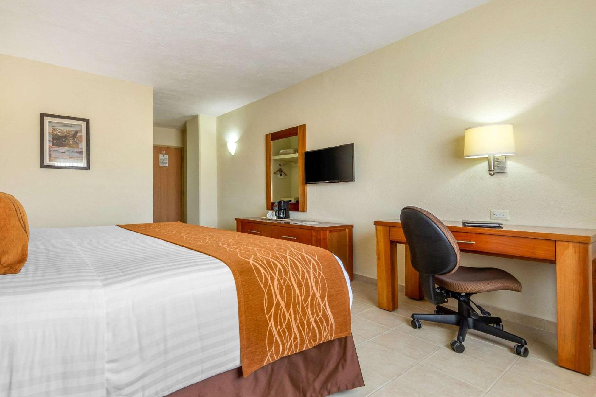 Comfort Inn Puerto Vallarta Kültér fotó